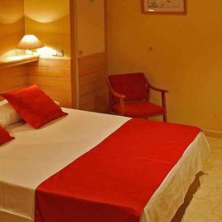 Hotel Piccadilly סיטגס מראה חיצוני תמונה