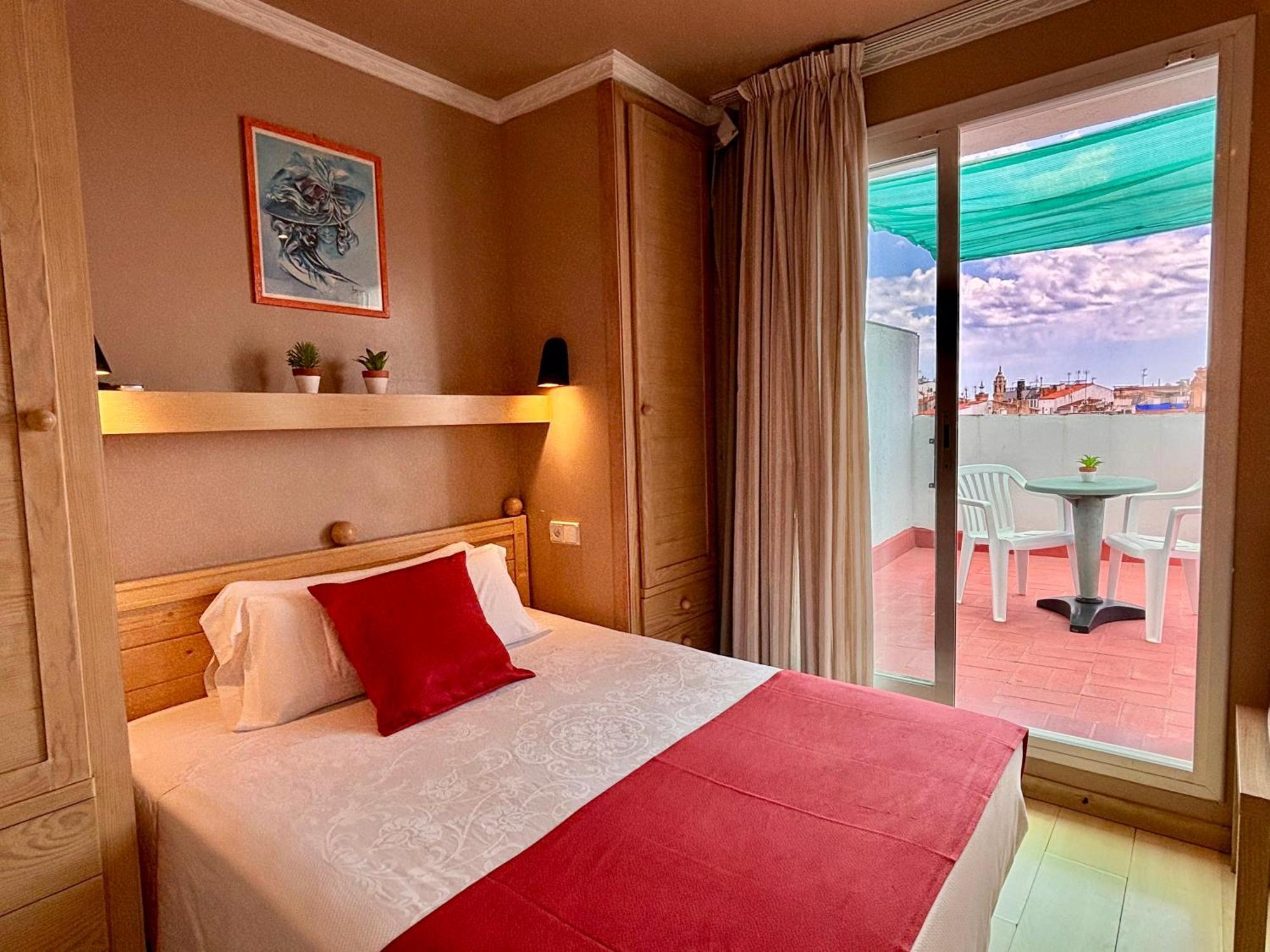 Hotel Piccadilly סיטגס מראה חיצוני תמונה