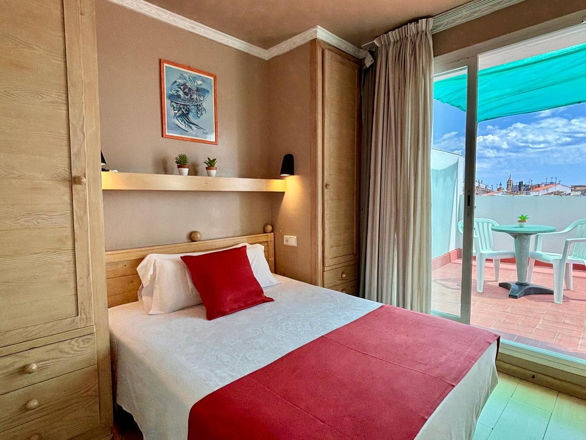 Hotel Piccadilly סיטגס מראה חיצוני תמונה