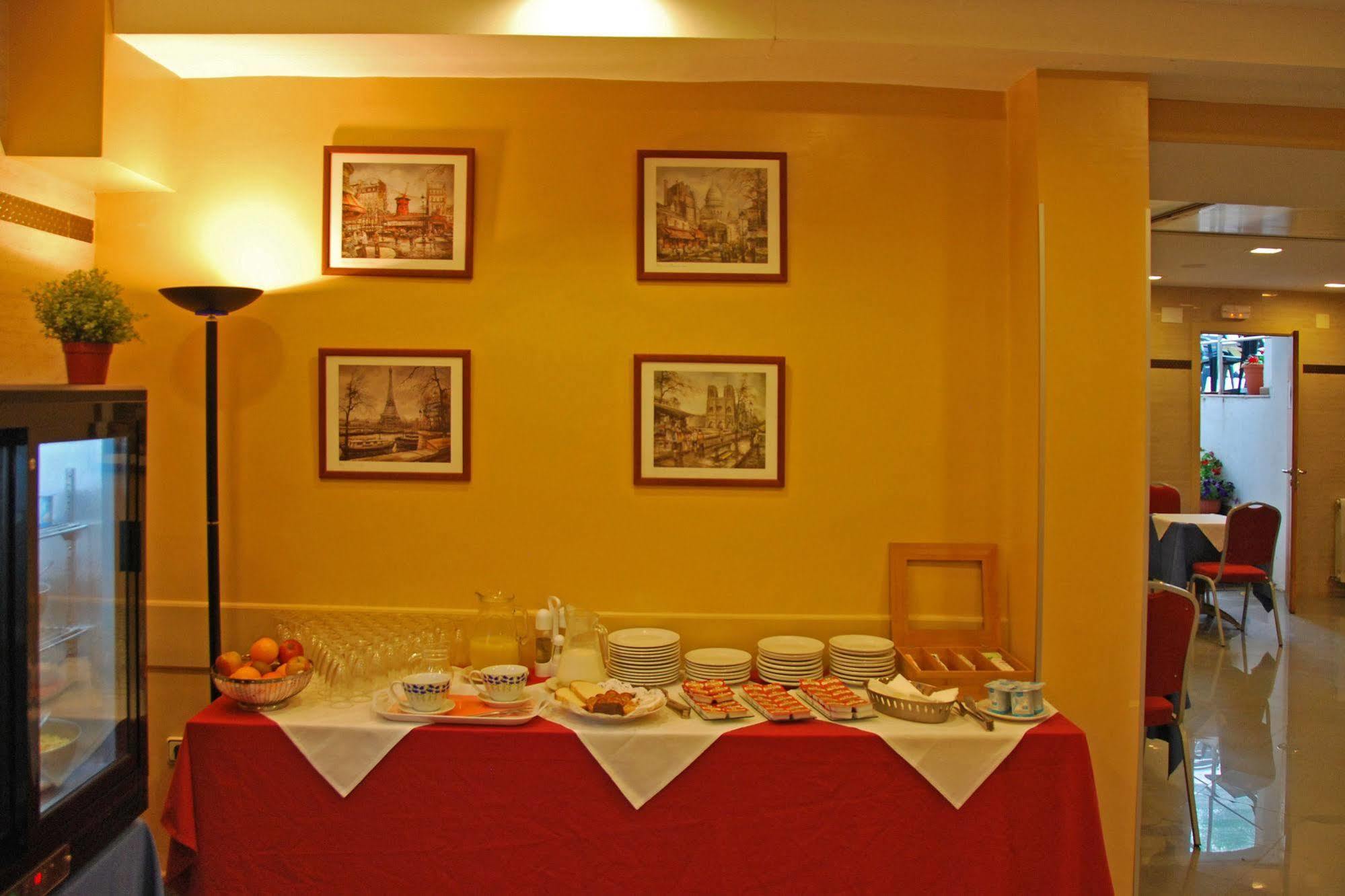 Hotel Piccadilly סיטגס מראה חיצוני תמונה