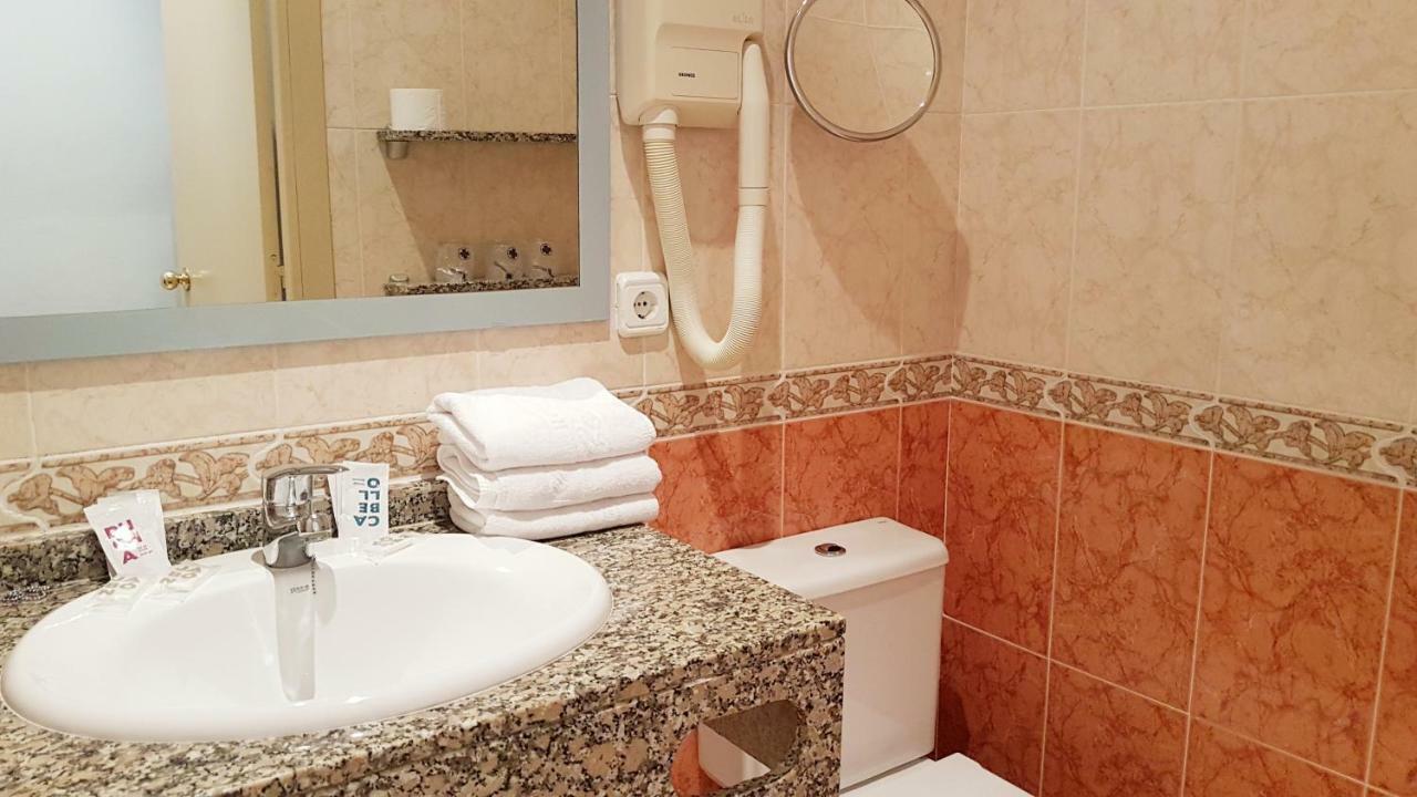 Hotel Piccadilly סיטגס מראה חיצוני תמונה