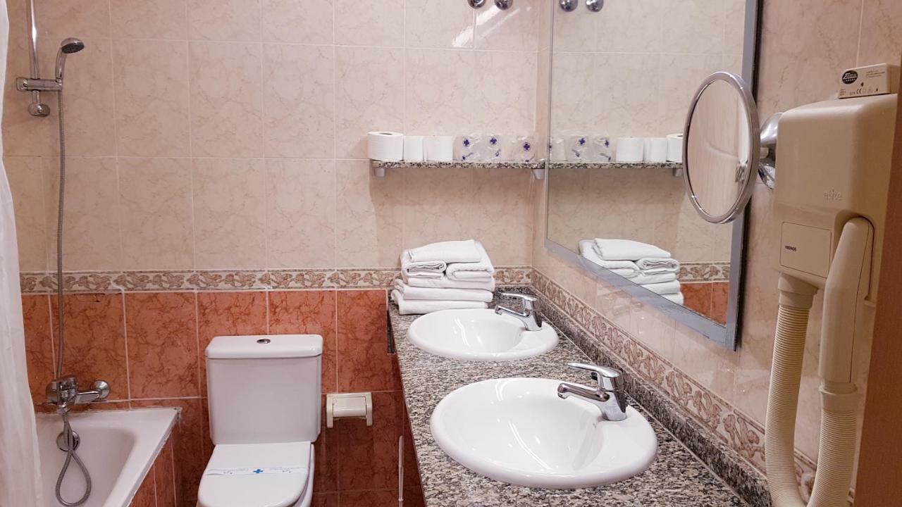 Hotel Piccadilly סיטגס מראה חיצוני תמונה